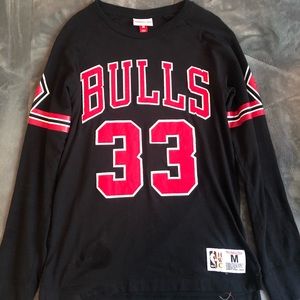 Scottie Pippen Mitchell and Ness Shirt Size Medium